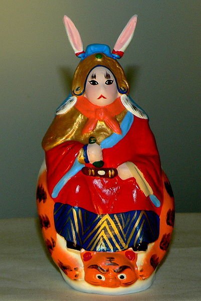 兔爷儿手里拿什么 ？