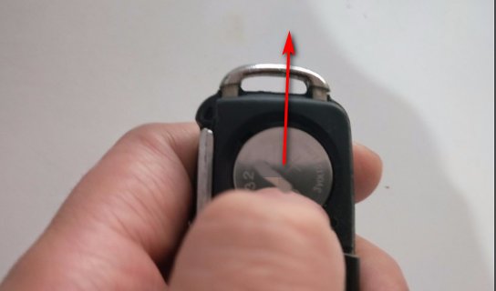 大众速腾2017车钥匙怎么换电池