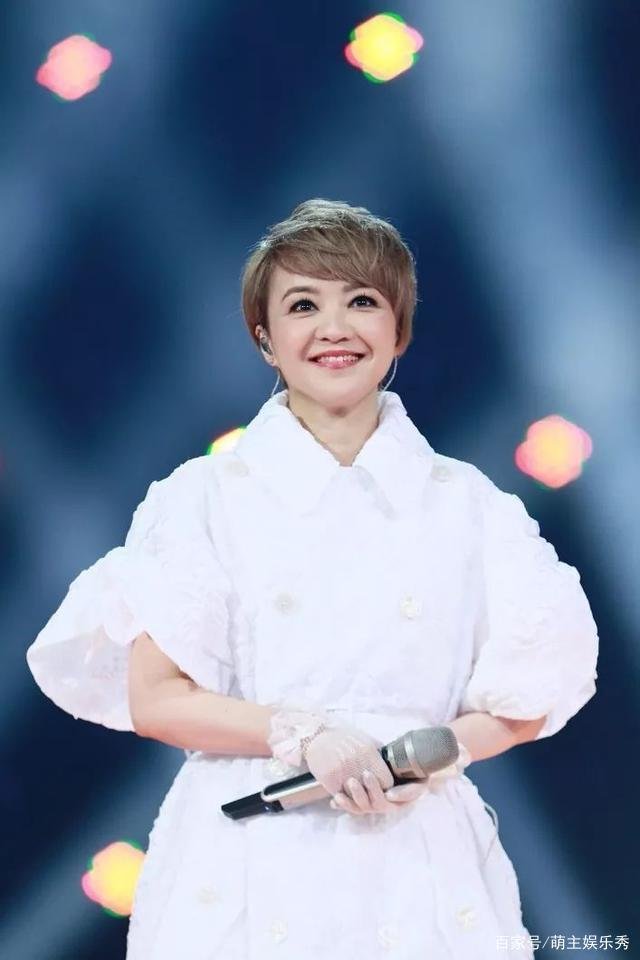 爆红时退隐歌坛，接连被男友抛弃，55岁陈慧娴近况如何？