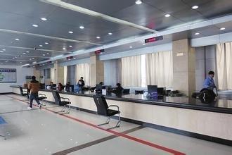 请问临时身份证在外地可以办的到么?