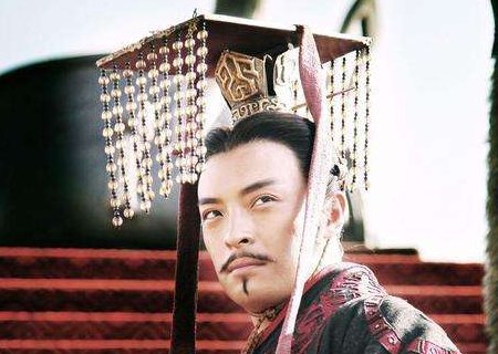 赢华和赢驷的关系？