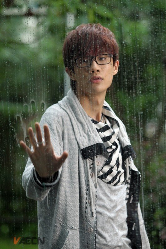 求许嵩Vae高清图片／壁纸。要超高清的~~~