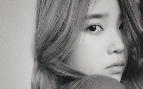 celebrity iu音译歌词是什么？