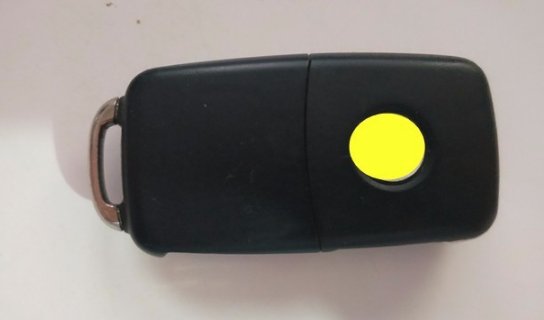 大众速腾2017车钥匙怎么换电池