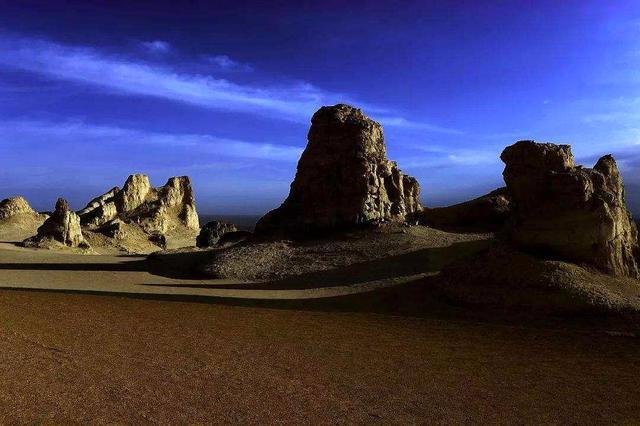 冷湖俄博梁雅丹地貌拍照好看么？在什么地方了？