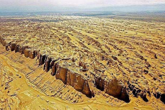 冷湖俄博梁雅丹地貌拍照好看么？在什么地方了？