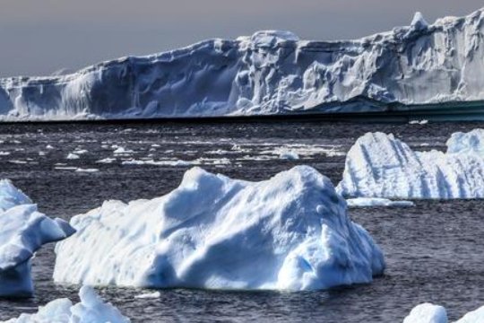 温室效应产生的原因是什么？