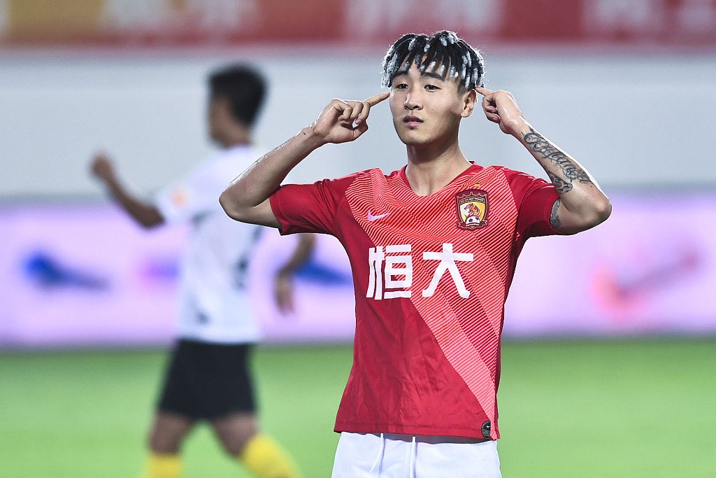 小张玉宁和韦世豪谁更能成大器？