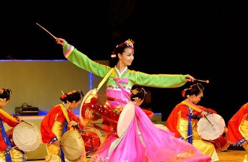 韩国人不是朝鲜族吗 为什么韩国人不承认 而且觉得是贬低的意思