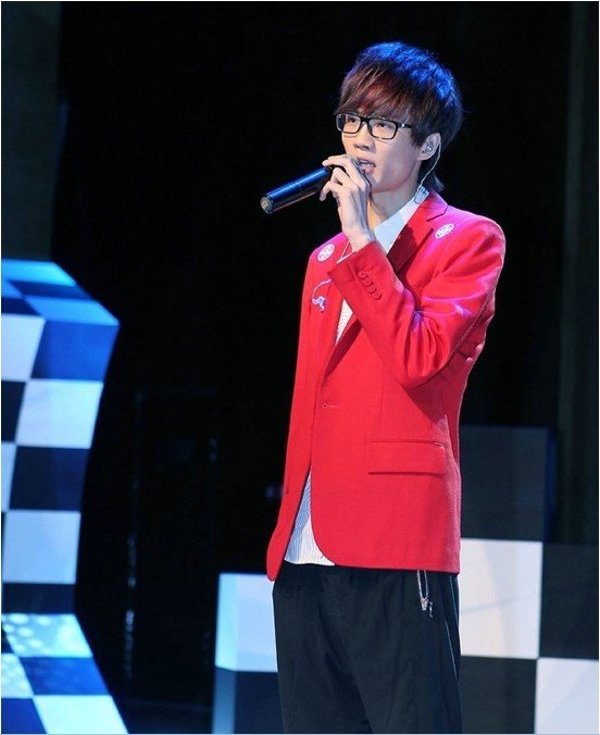 求许嵩Vae高清图片／壁纸。要超高清的~~~