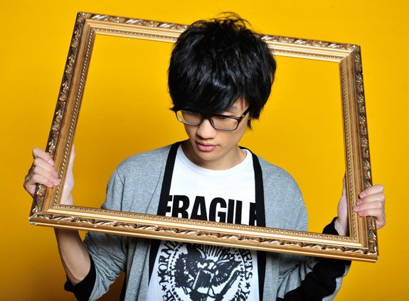 求许嵩Vae高清图片／壁纸。要超高清的~~~