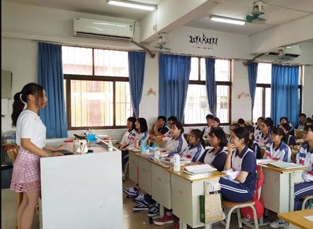 初二语文新闻作文，300字以上，急啊！！！！ 不要复制的！！！！急！！！！！！！