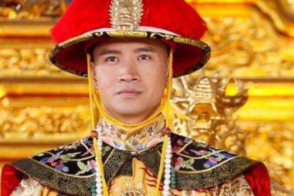 谦妃是雍正晚年最爱的宠妃，儿子为何却天天找她要银子？