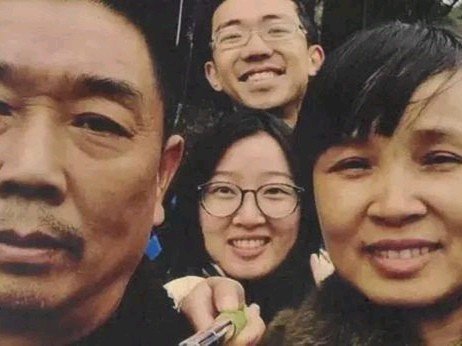 章莹颖的尸体被埋于垃圾堆下，为什么在垃圾被压缩之前无人发现？