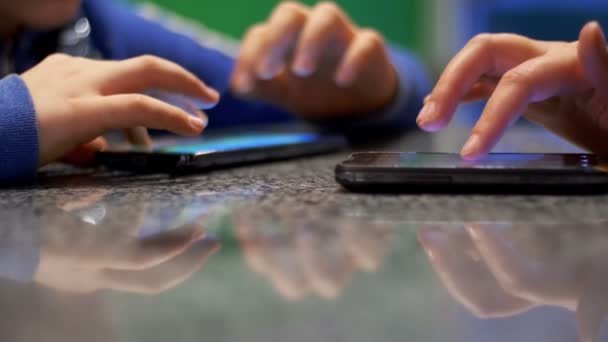 怎么控制孩子玩手机