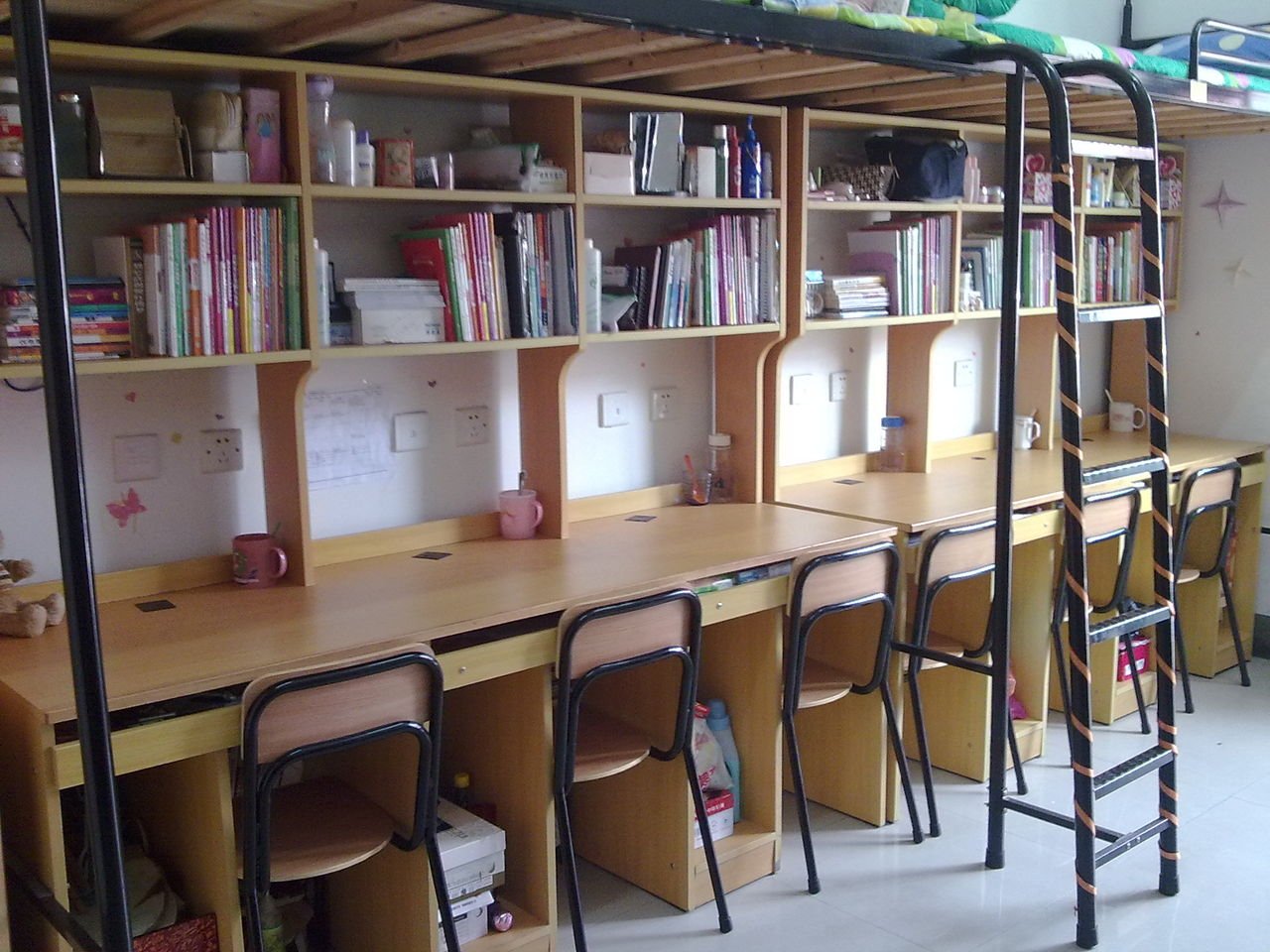 金华职业技术学院医学院里面寝室怎么样,描述下啊