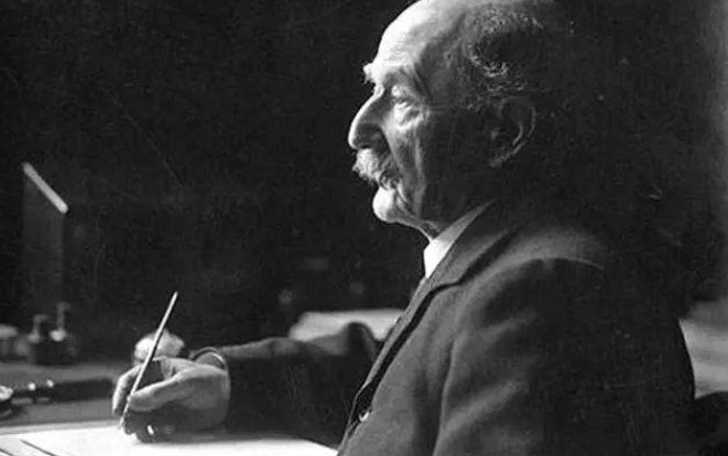 求托马斯哈代的生平介绍