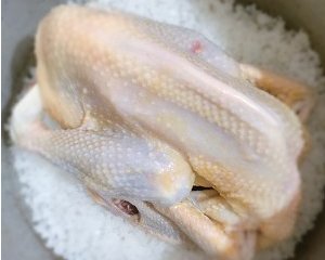 求广东盐焗鸡正宗做法