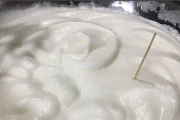 用蛋清打成奶油状，我这个还要多久