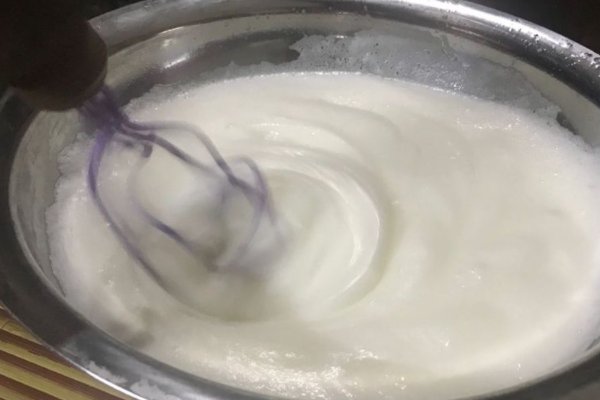 用蛋清打成奶油状，我这个还要多久