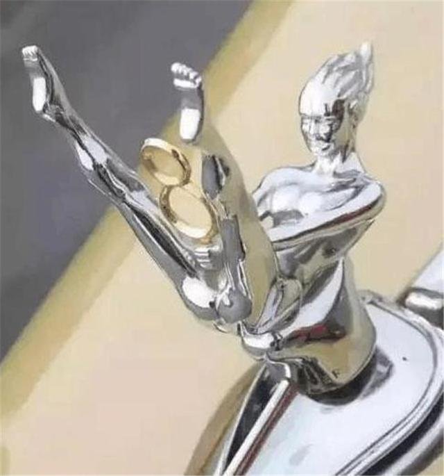 劳斯莱斯发光水晶女神车标被禁，回忆一下那些早已的消失立标