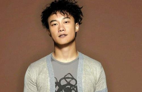 当赤道留住雪花 眼泪融掉细沙 你肯珍惜我吗 是什么歌