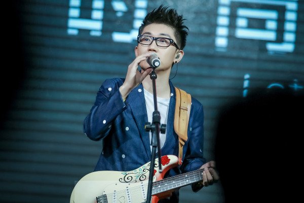 如果还有梦就追,至少不会一人后悔,是什么歌的歌词?