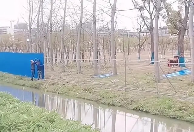 江苏一苏沪交界处日瞭望台夜探照灯，此举是为了什么？