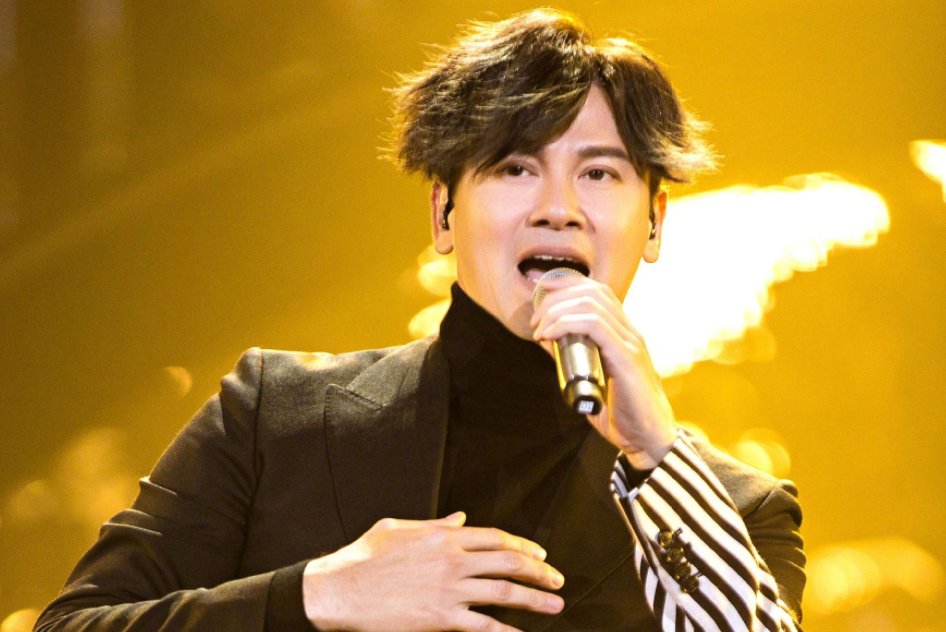 撕心裂肺十大催泪情歌