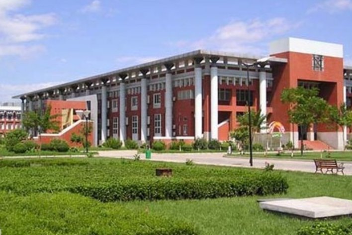 欧亚学院一年学费多少