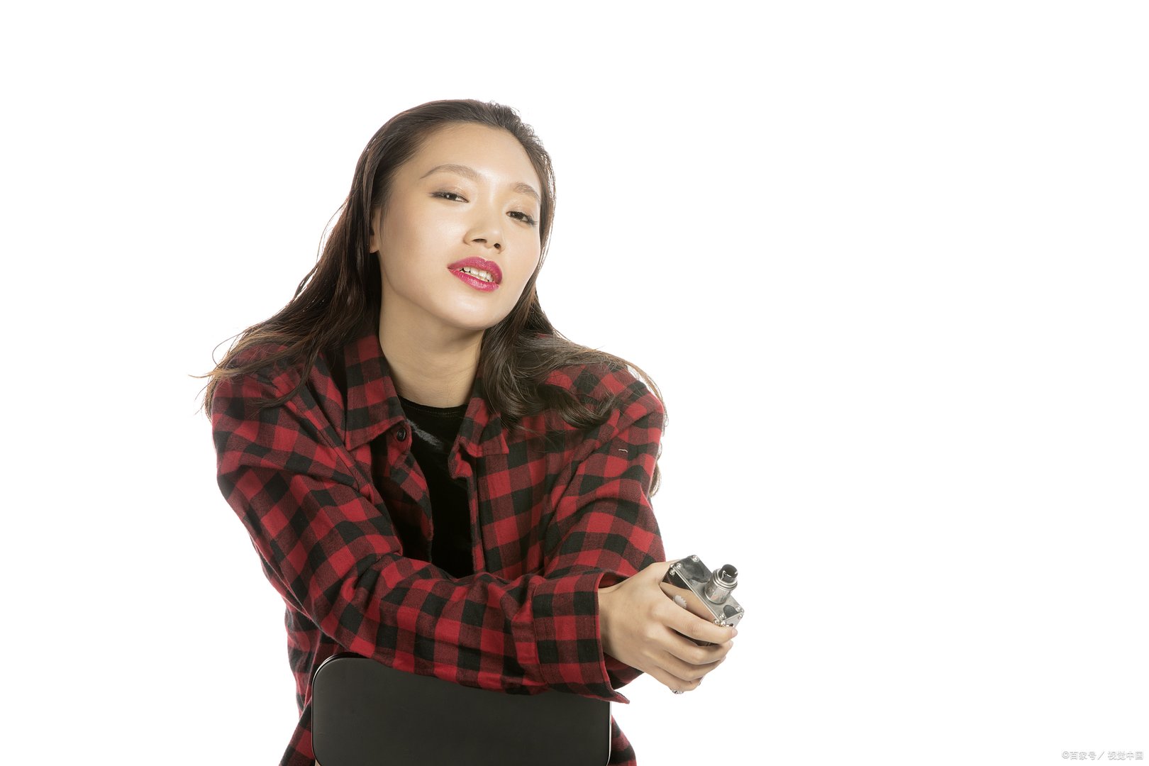 抽烟早已成为了一种社会性的习惯,那么电子烟的危害真的比卷烟小吗?