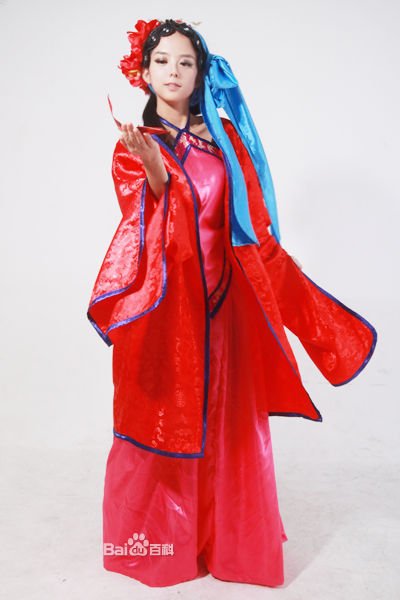 求此图片中的美女是谁，各位大神帮帮忙，在下先在此谢过！就是我头像。急急急急！！！！