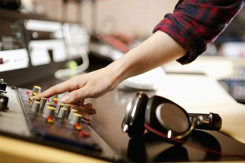 只因给肖战庆生就丢了工作,乔诗语的业务能力真的不行吗?