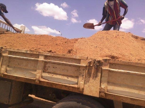 砂子和碎石的比重分别是多少？