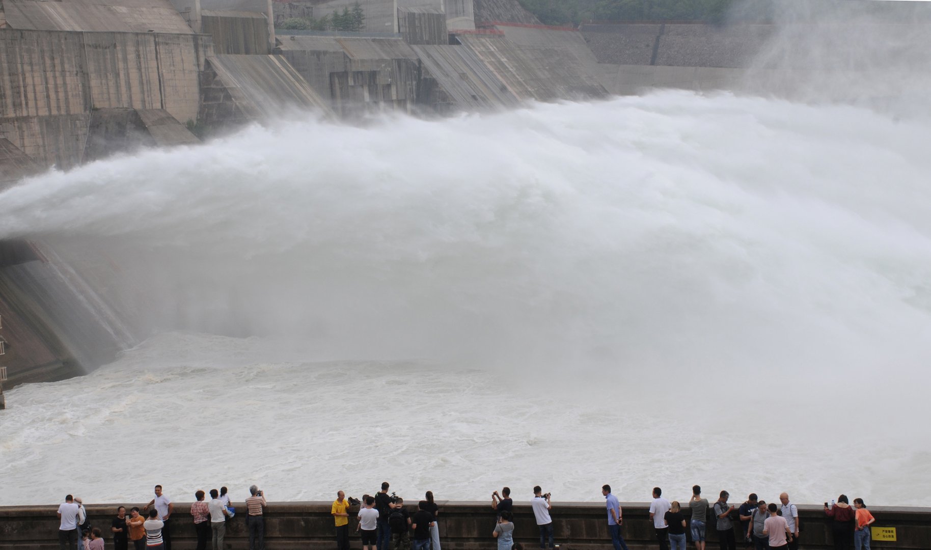 河南济源两位防汛落水干部已遇难,这两名干部到底是如何遇难的?