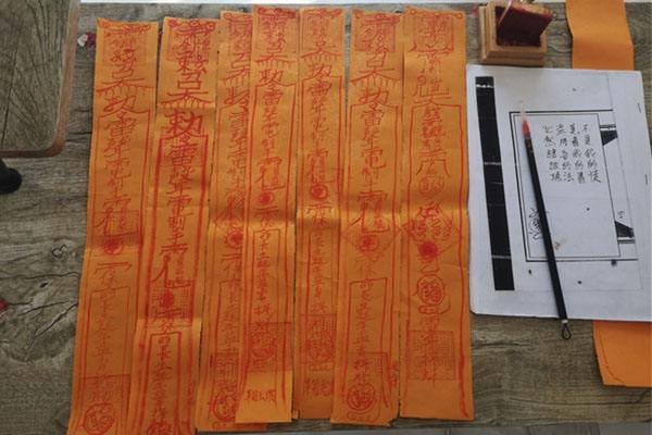 《易经》被尊为五经之首，相传它是周文王被囚禁时所做？