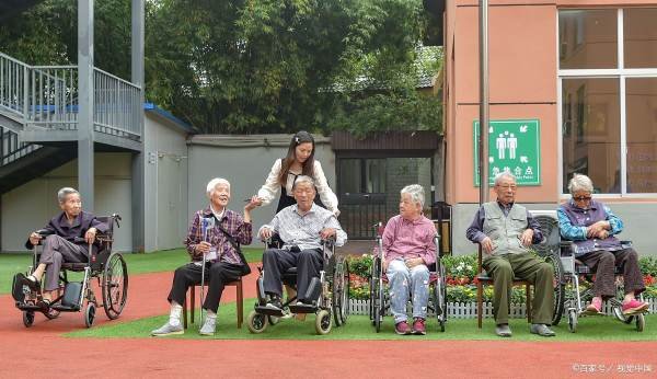 请问在养老院一个月多少钱呢？