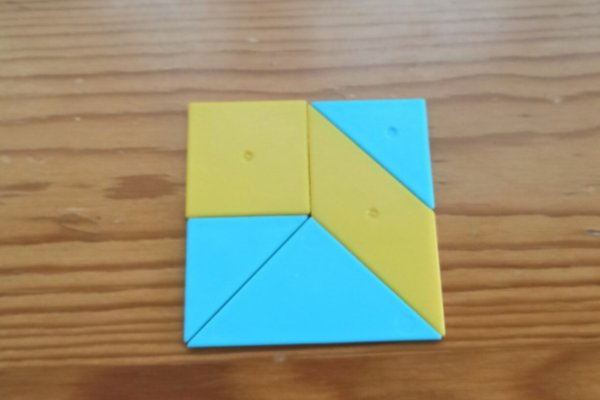 七巧板怎么拼一个正方形呢？