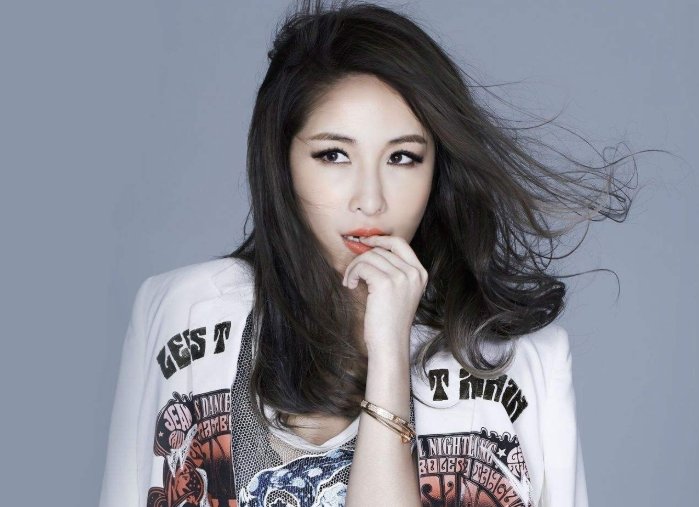 撕心裂肺十大催泪情歌