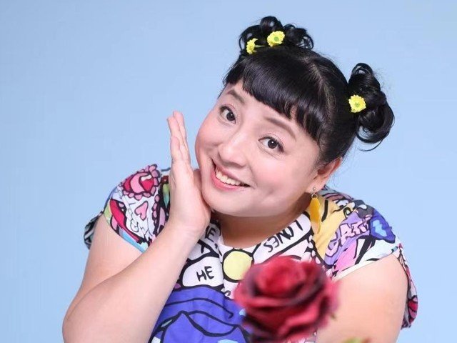 何晶晶个人资料简介