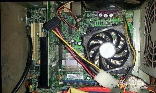 怎么取笔记本电脑上面的排线？