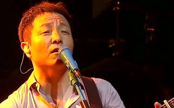 有一首歌歌词是 总是在梦里...是什么歌