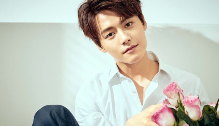 只欠秋天的歌词