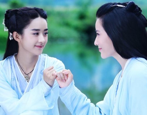 请问《花千骨》中的轻水为什么疯了？结局如何？