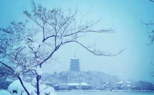 大雪纷飞何所似全诗