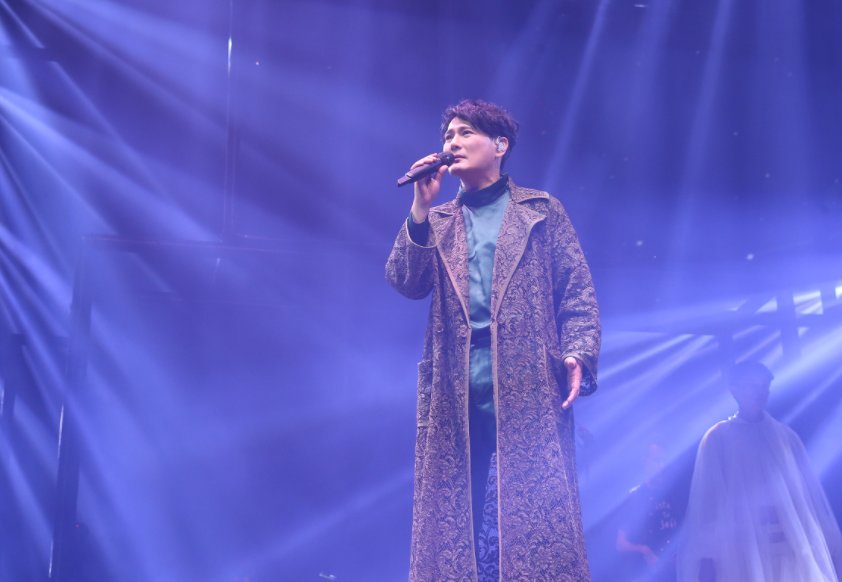 撕心裂肺十大催泪情歌