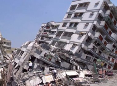 四川地震已致65人遇难248伤，灾区群众何时能恢复正常生活秩序？