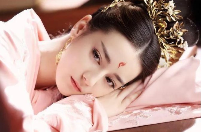 三生三世：为什么凤九真心爱慕帝君，凡间报恩时却用两生咒？