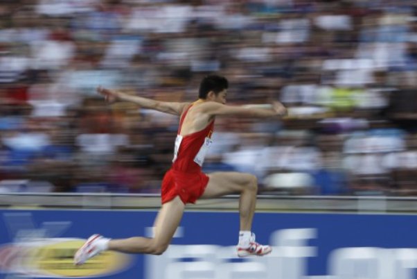 世界跳远最高纪录是多少