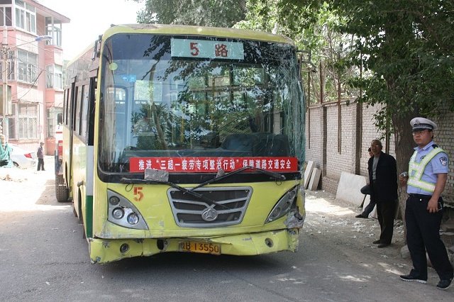 如何看待老年人成群结队在公交车上叽叽喳喳聊天？